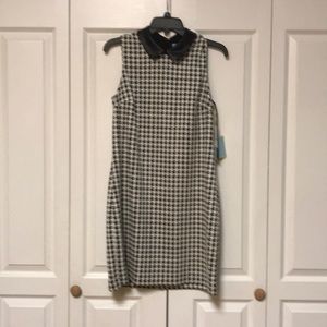 NWT! Houndstooth CeCe dress w/collar detail